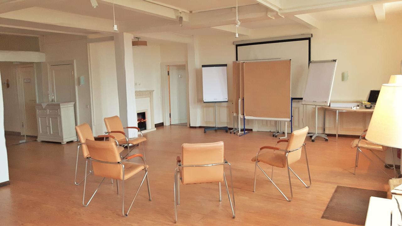 Landsitzhotel Und Seminarium Peterhof Hodorf Exterior photo